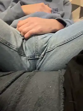 Snapshot of kiki_titanfr chatting on 12.05.25 kiki titanfr online show from 12.05.25