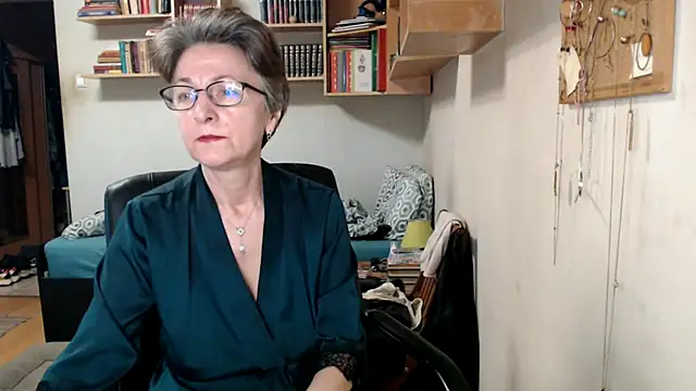 katemodel online show from 09.17.25