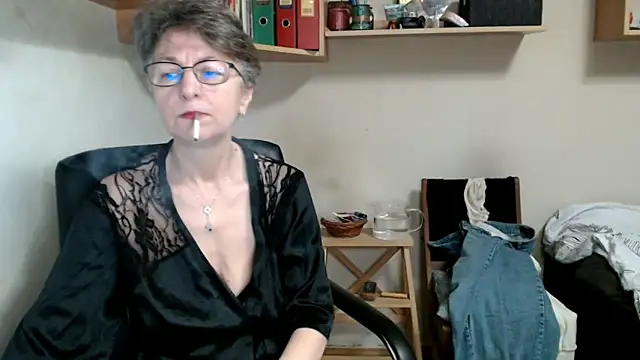katemodel online show from 11.18.25