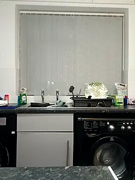 Snapshot of Alicia-Sissy-Smallz chatting on 11.16.25 Alicia-Sissy-Smallz online show from 11.16.25