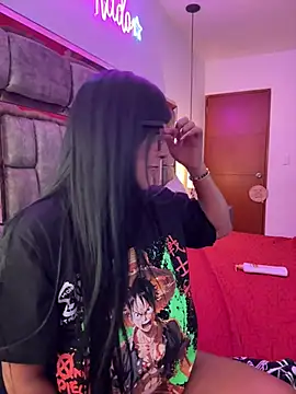 Snapshot of Sara_fun chatting on 01.26.25 Sara fun online show from 01.26.25