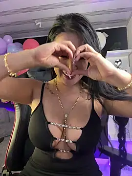 Snapshot of Sara_fun chatting on 01.30.25 Sara fun online show from 01.30.25