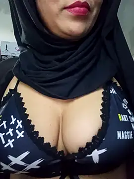 Snapshot of nadia__abaud chatting on 01.06.25 nadia abaud online show from 01.06.25