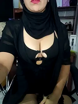 Snapshot of nadia__abaud chatting on 01.20.25 nadia abaud online show from 01.20.25