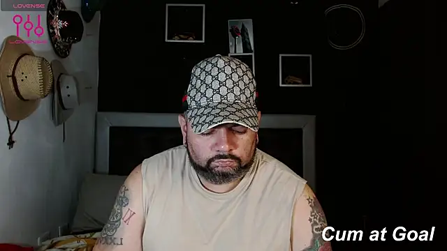 Snapshot of perverseveteranmanxxx chatting on 12.05.24 perverseveteranmanxxx online show from 12.05.24