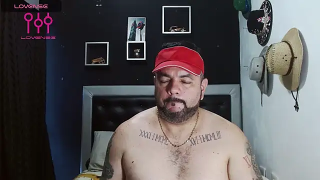 Snapshot of perverseveteranmanxxx chatting on 12.11.24 perverseveteranmanxxx online show from 12.11.24