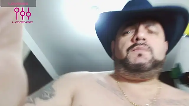 Snapshot of perverseveteranmanxxx chatting on 12.14.24 perverseveteranmanxxx online show from 12.14.24