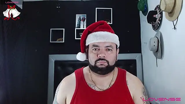 Snapshot of perverseveteranmanxxx chatting on 12.24.24 perverseveteranmanxxx online show from 12.24.24