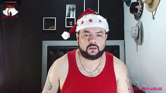 Snapshot of perverseveteranmanxxx chatting on 12.24.24 perverseveteranmanxxx online show from 12.24.24