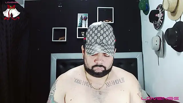 Snapshot of perverseveteranmanxxx chatting on 12.30.24 perverseveteranmanxxx online show from 12.30.24