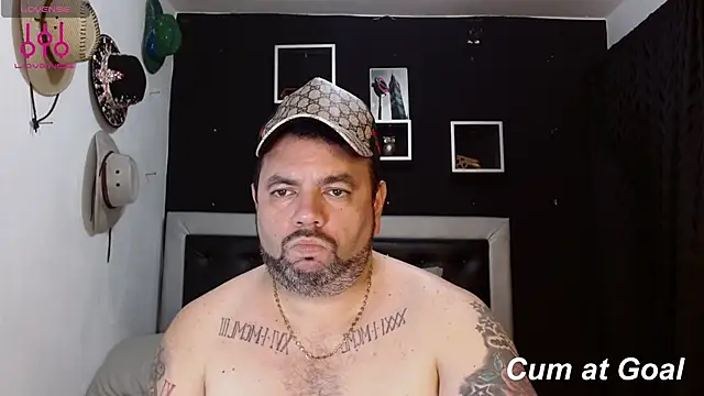 Snapshot of perverseveteranmanxxx chatting on 01.07.25 perverseveteranmanxxx online show from 01.07.25