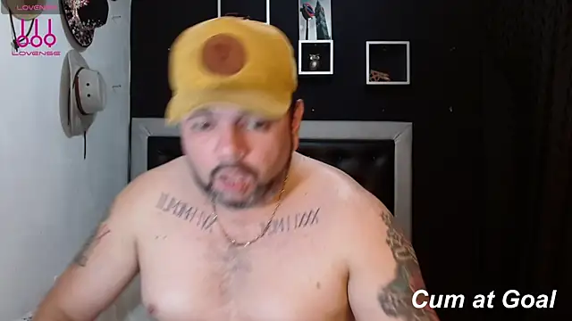 Snapshot of perverseveteranmanxxx chatting on 01.08.25 perverseveteranmanxxx online show from 01.08.25