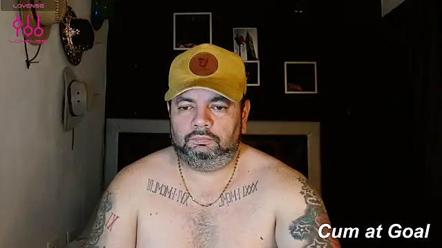 Snapshot of perverseveteranmanxxx chatting on 01.11.25 perverseveteranmanxxx online show from 01.11.25
