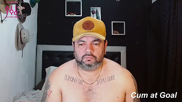 Snapshot of perverseveteranmanxxx chatting on 01.11.25 perverseveteranmanxxx online show from 01.11.25