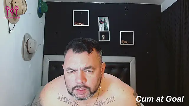 Snapshot of perverseveteranmanxxx chatting on 01.19.25 perverseveteranmanxxx online show from 01.19.25