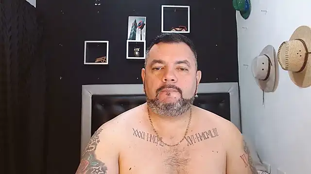 Snapshot of perverseveteranmanxxx chatting on 01.23.25 perverseveteranmanxxx online show from 01.23.25