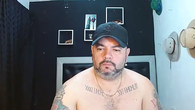 Snapshot of perverseveteranmanxxx chatting on 01.29.25 perverseveteranmanxxx online show from 01.29.25
