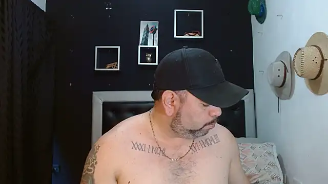 Snapshot of perverseveteranmanxxx chatting on 01.31.25 perverseveteranmanxxx online show from 01.31.25