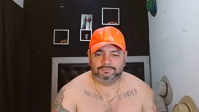Snapshot of perverseveteranmanxxx chatting on 02.02.25 perverseveteranmanxxx online show from 02.02.25