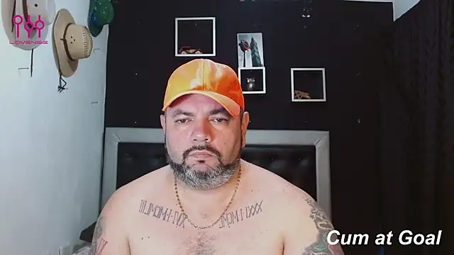Snapshot of perverseveteranmanxxx chatting on 02.06.25 perverseveteranmanxxx online show from 02.06.25