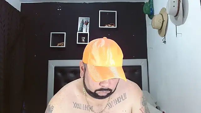 Snapshot of perverseveteranmanxxx chatting on 02.13.25 perverseveteranmanxxx online show from 02.13.25