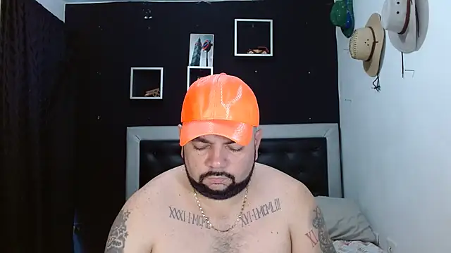 Snapshot of perverseveteranmanxxx chatting on 02.14.25 perverseveteranmanxxx online show from 02.14.25