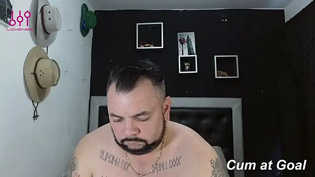 Snapshot of perverseveteranmanxxx chatting on 02.19.25 perverseveteranmanxxx online show from 02.19.25