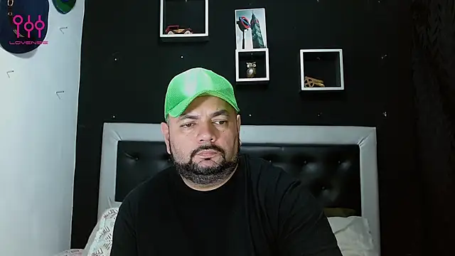 Snapshot of perverseveteranmanxxx chatting on 02.25.25 perverseveteranmanxxx online show from 02.25.25
