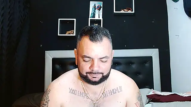 Snapshot of perverseveteranmanxxx chatting on 03.09.25 perverseveteranmanxxx online show from 03.09.25