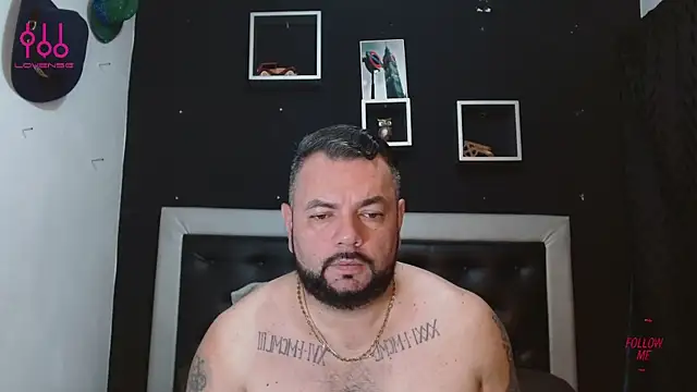 Snapshot of perverseveteranmanxxx chatting on 03.18.25 perverseveteranmanxxx online show from 03.18.25