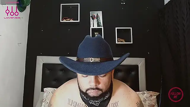 Snapshot of perverseveteranmanxxx chatting on 03.21.25 perverseveteranmanxxx online show from 03.21.25