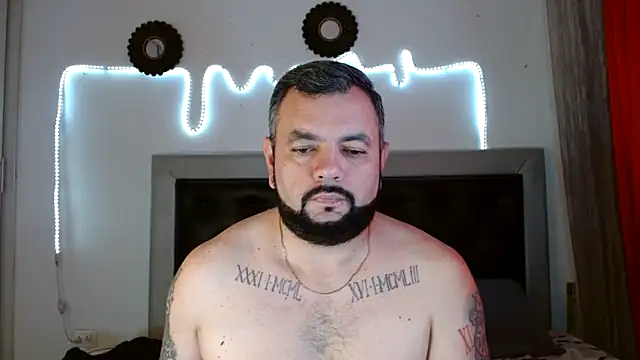 Snapshot of perverseveteranmanxxx chatting on 10.04.25 perverseveteranmanxxx online show from 10.04.25