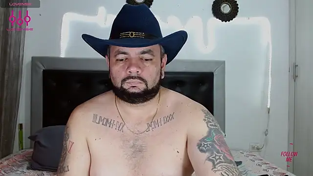 Snapshot of perverseveteranmanxxx chatting on 10.12.25 perverseveteranmanxxx online show from 10.12.25