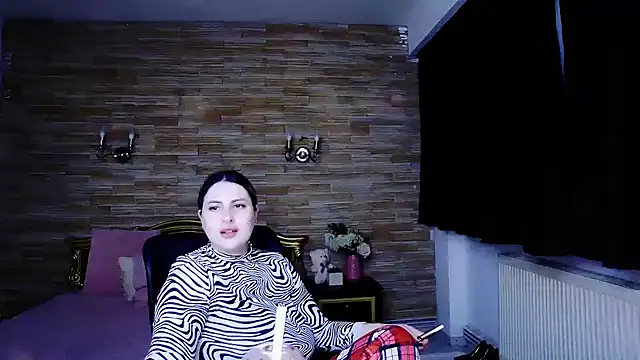 Snapshot of MiraHaze chatting on 01.29.25 MiraHaze online show from 01.29.25