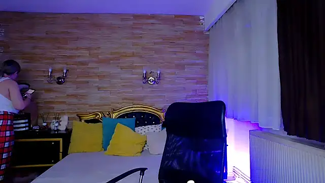 Snapshot of MiraHaze chatting on 02.16.25 MiraHaze online show from 02.16.25