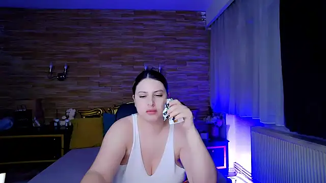 Snapshot of MiraHaze chatting on 02.17.25 MiraHaze online show from 02.17.25