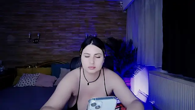 Snapshot of MiraHaze chatting on 02.27.25 MiraHaze online show from 02.27.25