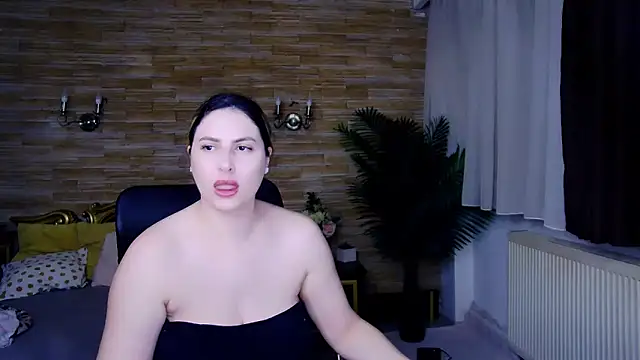 Snapshot of MiraHaze chatting on 03.05.25 MiraHaze online show from 03.05.25