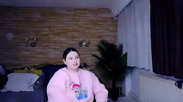 Snapshot of MiraHaze chatting on 03.09.25 MiraHaze online show from 03.09.25