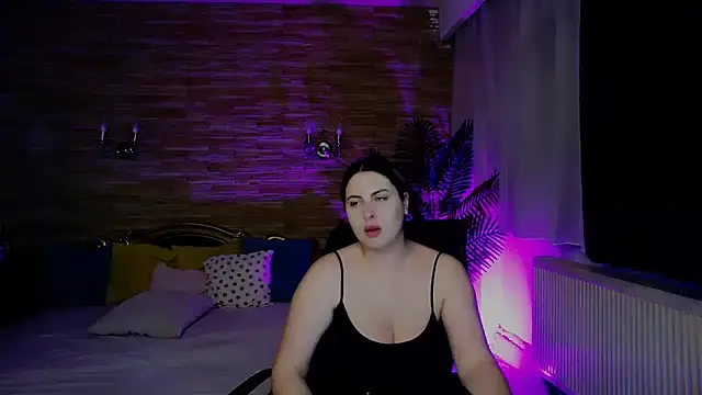 Snapshot of MiraHaze chatting on 03.20.25 MiraHaze online show from 03.20.25