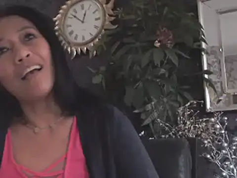 Snapshot of Hornygirltheone chatting on 12.04.24 Hornygirltheone online show from 12.04.24