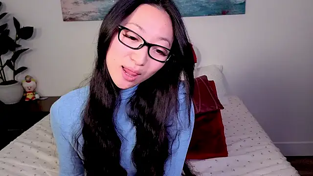 Snapshot of MySweetSofie chatting on 10.26.25 MySweetSofie online show from 10.26.25