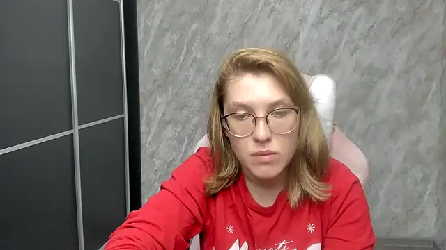 Reginasmilee online show from 03.02.25