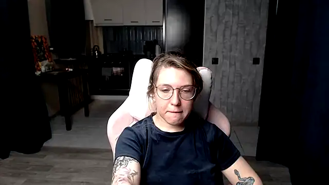 Reginasmilee online show from 09.14.25