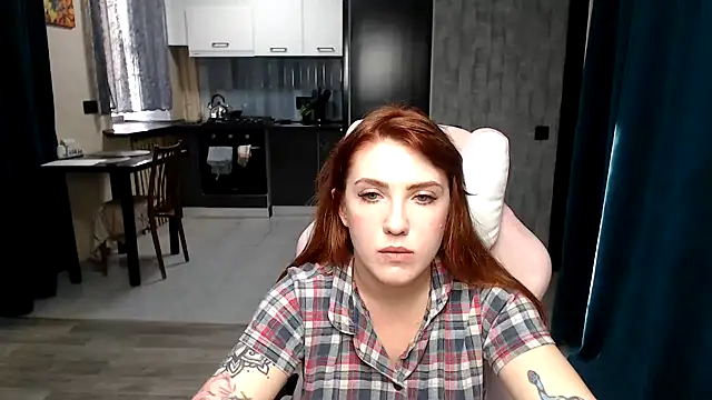 Reginasmilee online show from 10.04.25