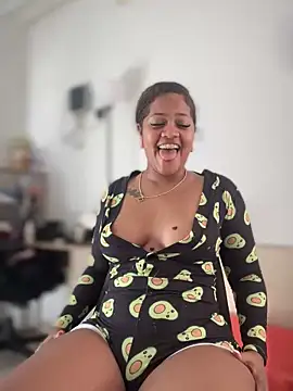 riri brunnete online show from 12.25.24