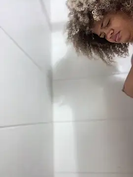 riri brunnete online show from 02.08.25