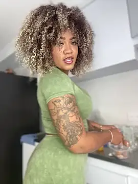 riri brunnete online show from 03.05.25