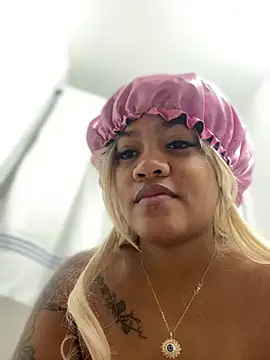 riri brunnete online show from 03.08.25