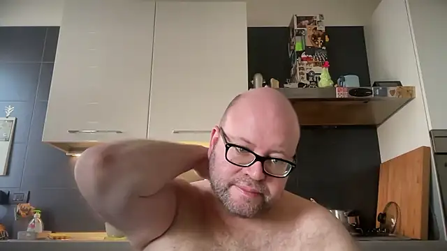 Snapshot of theitalianbear chatting on 12.03.24 theitalianbear online show from 12.03.24